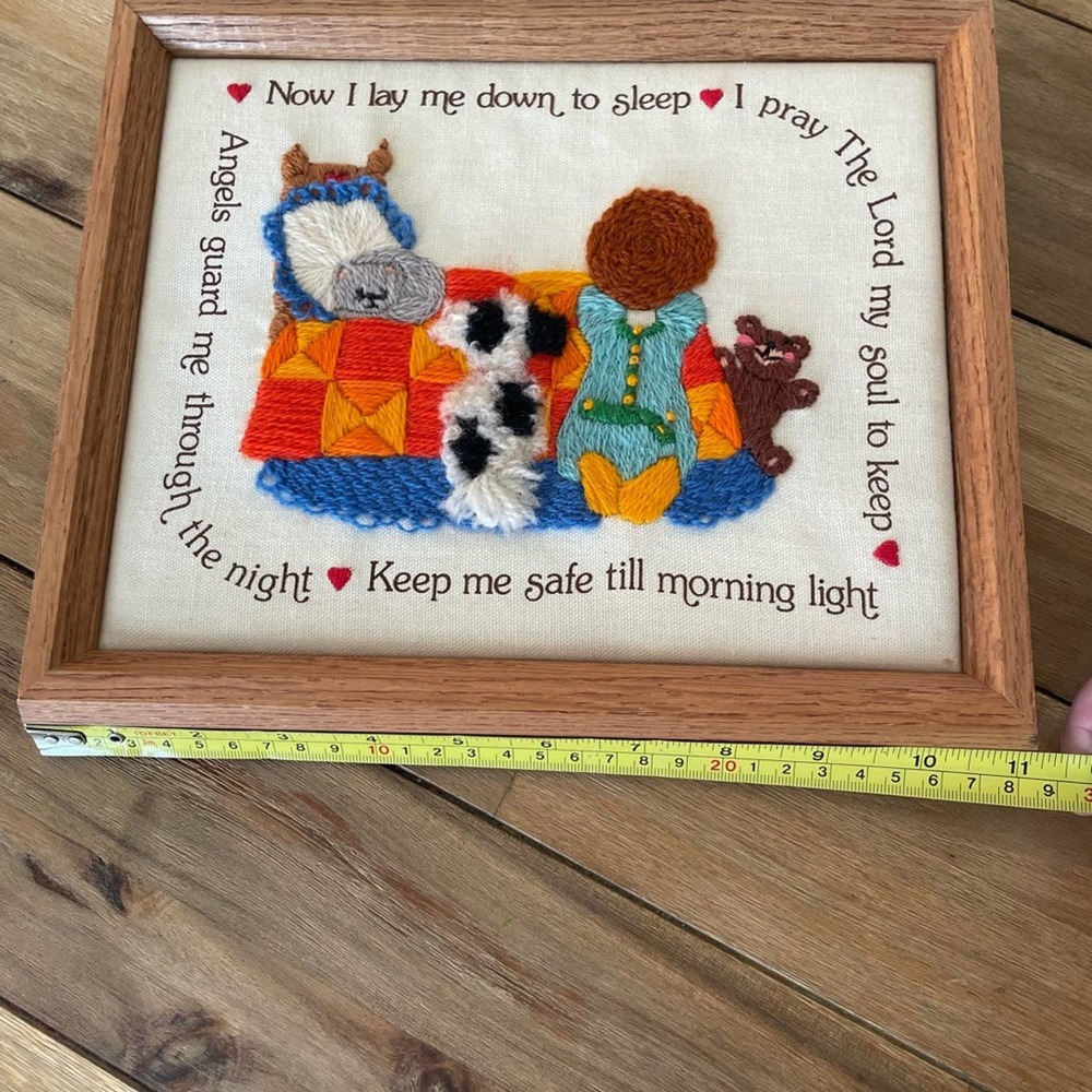 Vintage Framed Crewel Embroidery "Now I lay me down to sleep” prayer wall decor. - Picture 4 of 4